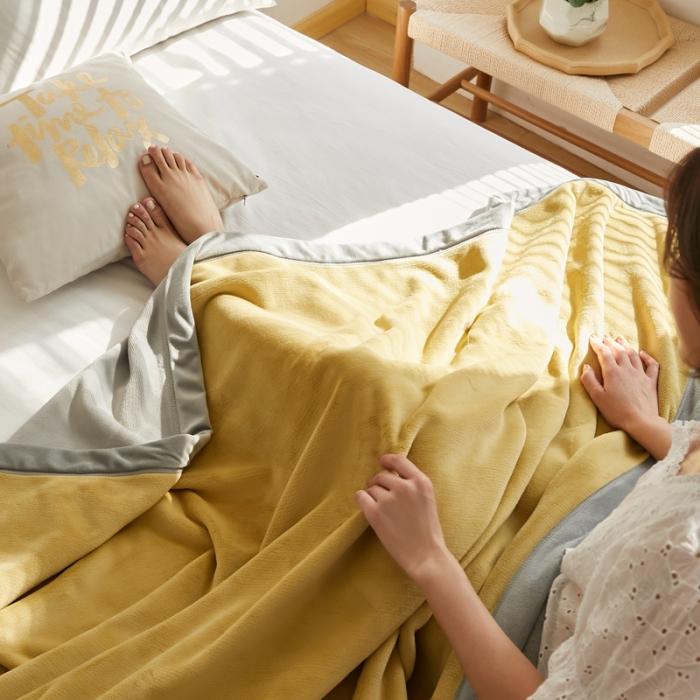 91家纺网 家纺一手货源 找家纺 法芙娜家纺  新品 AB复合毯 牛奶绒加厚毛毯 黄灰