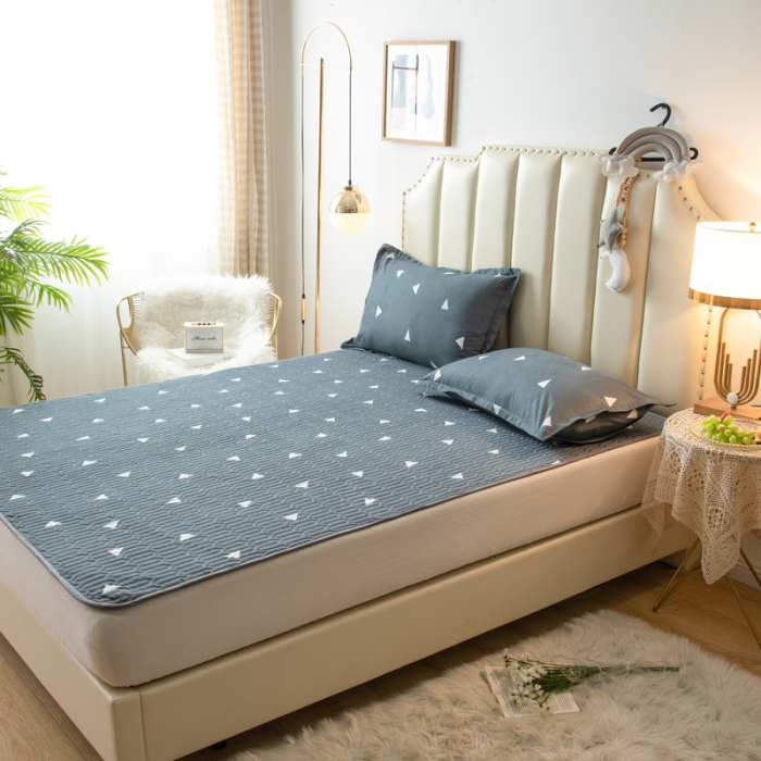 91家纺网 家纺一手货源 找家纺 床笠人家 2021新款全棉夹棉防水床护垫 爱巢