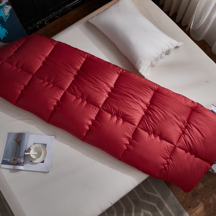91家纺网 家纺一手货源 找家纺 啊雅家居 2025新款柔赛丝保暖立体羽丝绒冬被 酒红色
