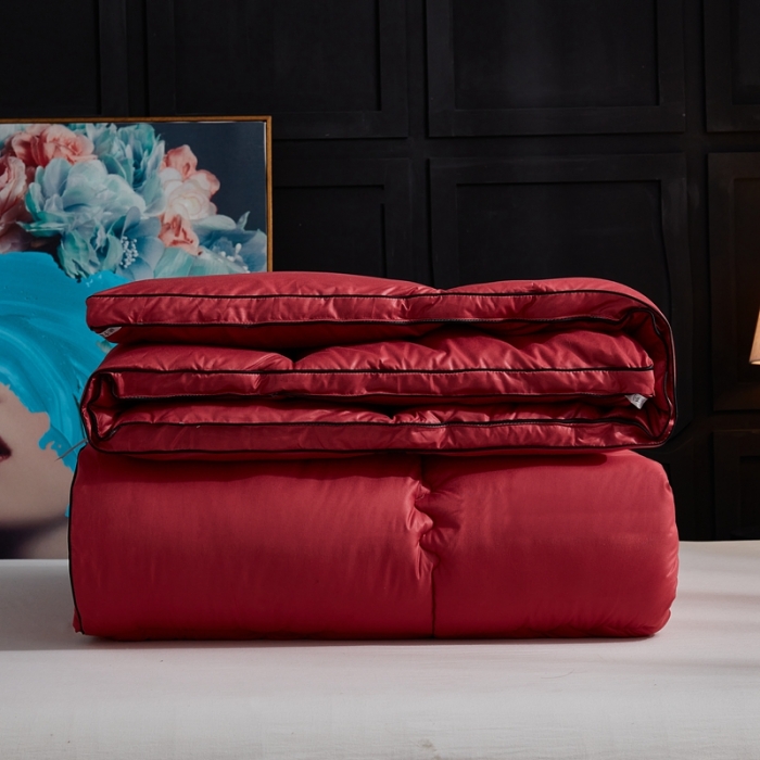 91家纺网 家纺一手货源 找家纺 啊雅家居 2025新款柔赛丝保暖立体羽丝绒冬被 酒红色