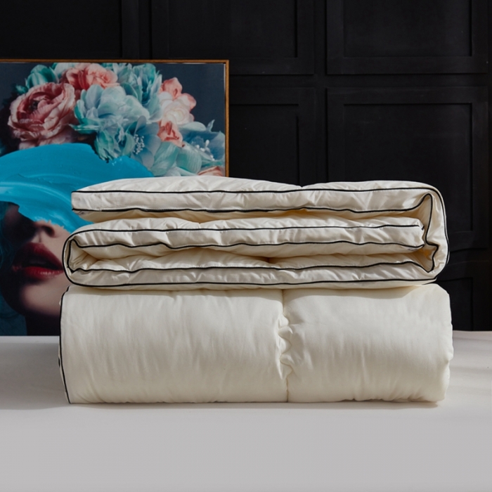 91家纺网 家纺一手货源 找家纺 啊雅家居 2025新款柔赛丝保暖立体羽丝绒冬被 米黄色