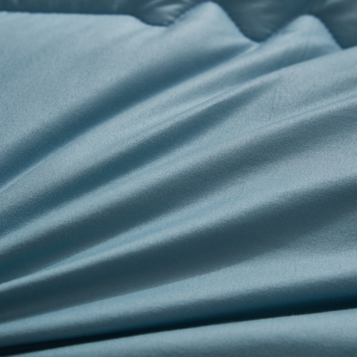 91家纺网 家纺一手货源 找家纺 啊雅家居 2025新款柔赛丝保暖立体羽丝绒冬被 水蓝色