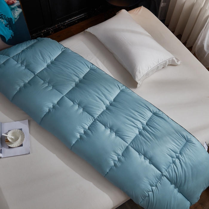 91家纺网 家纺一手货源 找家纺 啊雅家居 2025新款柔赛丝保暖立体羽丝绒冬被 水蓝色
