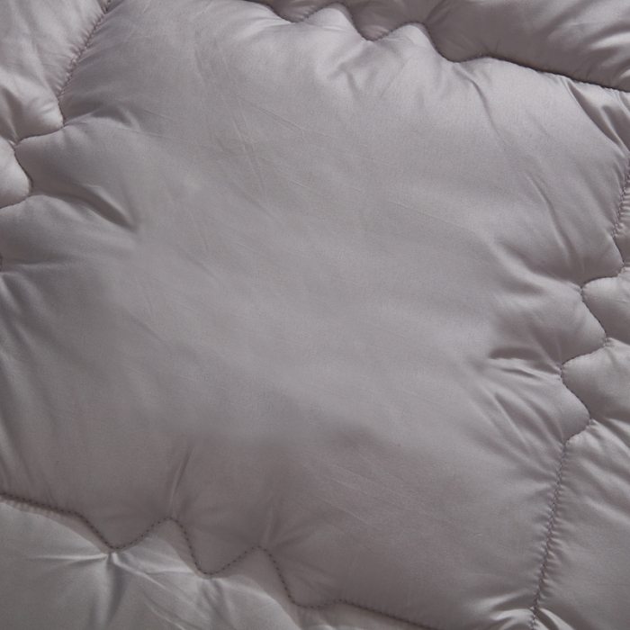 91家纺网 家纺一手货源 找家纺 啊雅家居 2025新款柔赛丝保暖立体羽丝绒冬被 银灰色