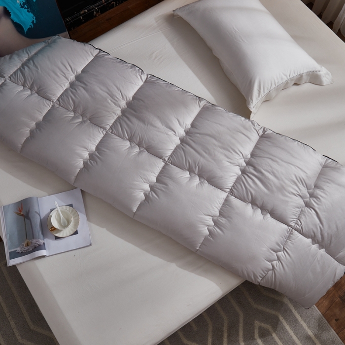 91家纺网 家纺一手货源 找家纺 啊雅家居 2025新款柔赛丝保暖立体羽丝绒冬被 银灰色