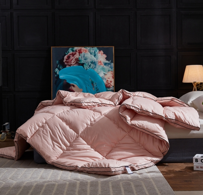 91家纺网 家纺一手货源 找家纺 啊雅家居 2025新款柔赛丝保暖立体羽丝绒冬被 玉色