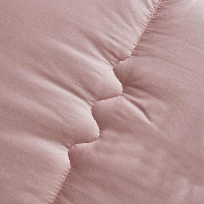 91家纺网 家纺一手货源 找家纺 啊雅家居 2025新款柔赛丝保暖立体羽丝绒冬被 玉色