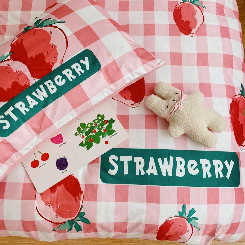 91家纺网 家纺一手货源 找家纺 星期八 2020原创设计师款牛奶绒四件套 可爱草莓