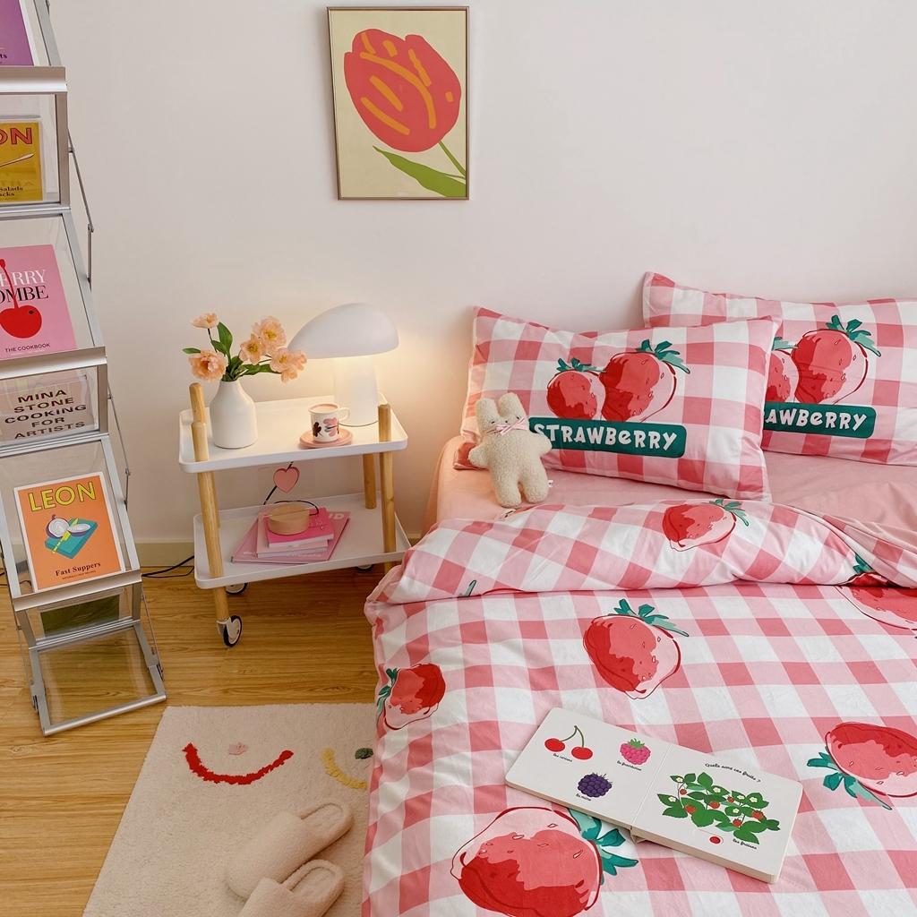 91家纺网 家纺一手货源 找家纺 星期八 2020原创设计师款牛奶绒四件套 可爱草莓