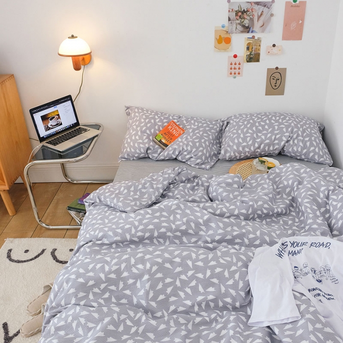 91家纺网 家纺一手货源 找家纺 艾沁2020新款日系简约风全棉四件套 纸飞机