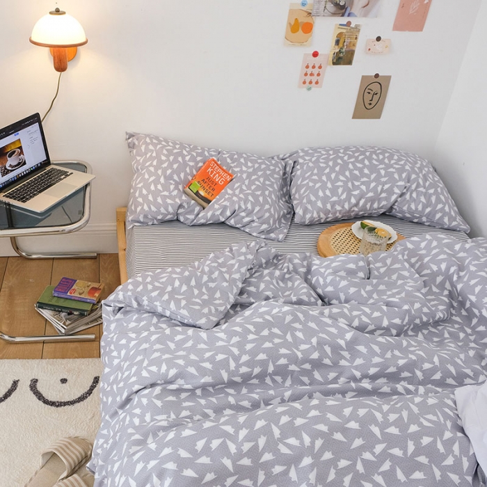 91家纺网 家纺一手货源 找家纺 艾沁2020新款日系简约风全棉四件套 纸飞机