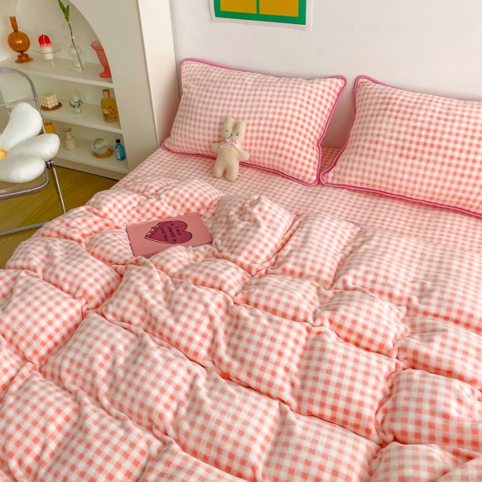 91家纺网 家纺一手货源 找家纺 顾里 2020新款韩国ins高端保暖牛奶绒套件 粉格