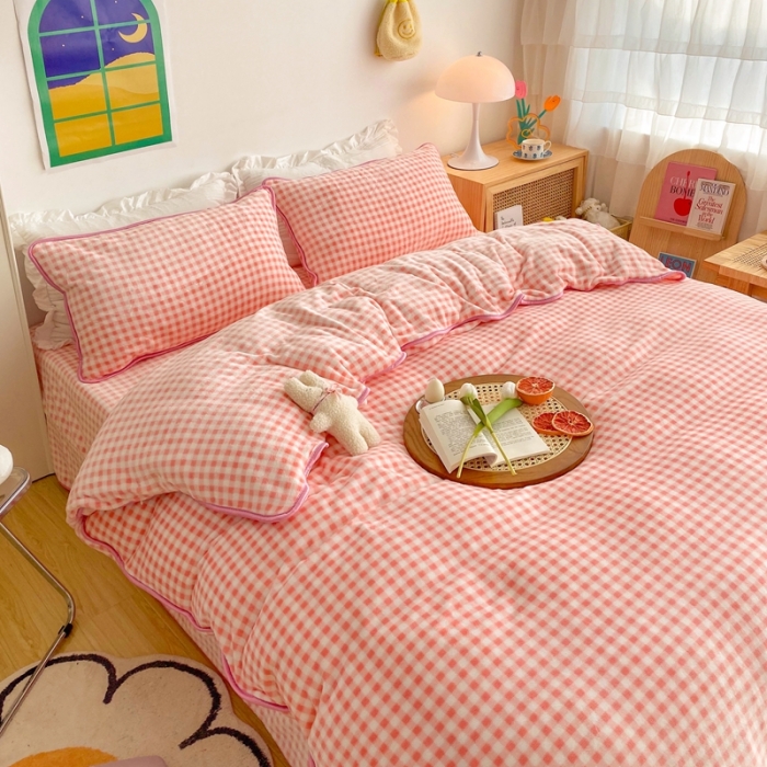 91家纺网 家纺一手货源 找家纺 顾里 2020新款韩国ins高端保暖牛奶绒套件 粉格