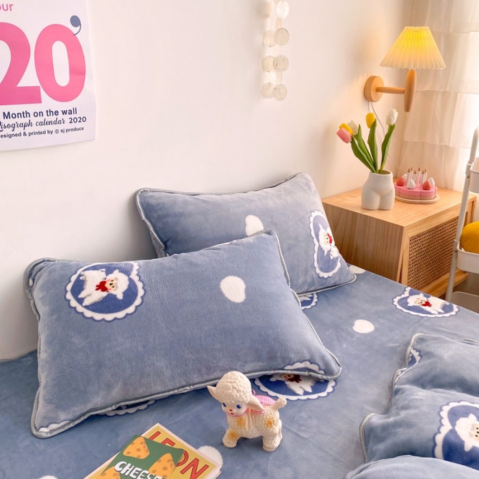 91家纺网 家纺一手货源 找家纺 顾里 2020新款韩国ins高端保暖牛奶绒套件 爱心绵羊