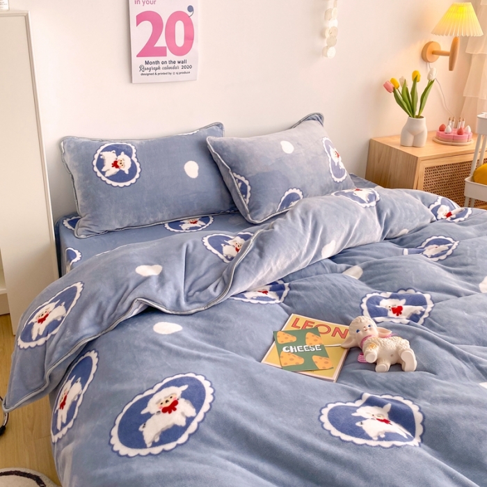 91家纺网 家纺一手货源 找家纺 顾里 2020新款韩国ins高端保暖牛奶绒套件 爱心绵羊