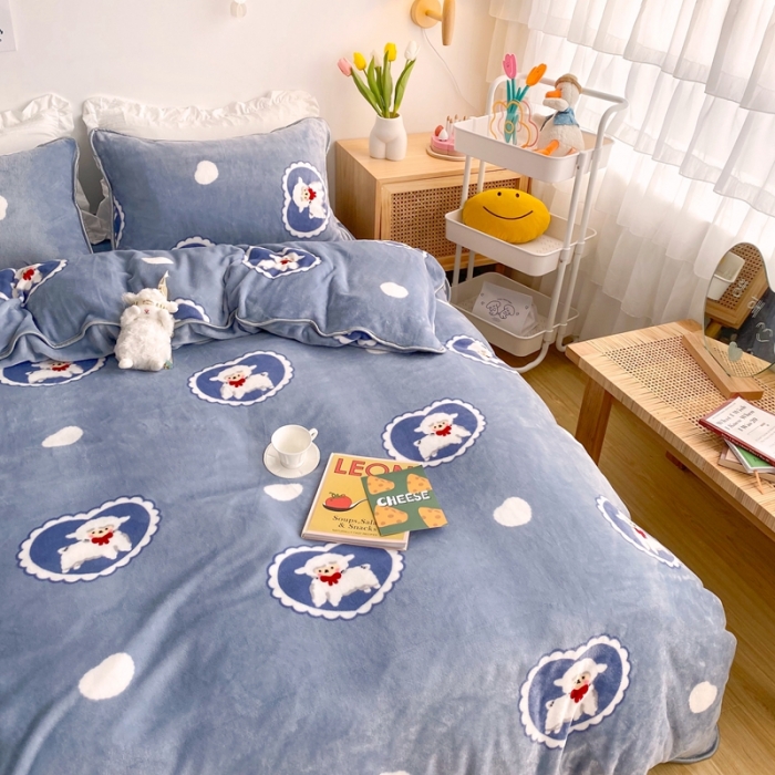 91家纺网 家纺一手货源 找家纺 顾里 2020新款韩国ins高端保暖牛奶绒套件 爱心绵羊