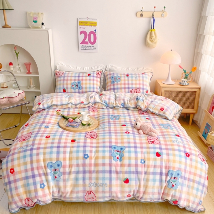 91家纺网 家纺一手货源 找家纺 顾里 2020新款韩国ins高端保暖牛奶绒套件 彩格考拉