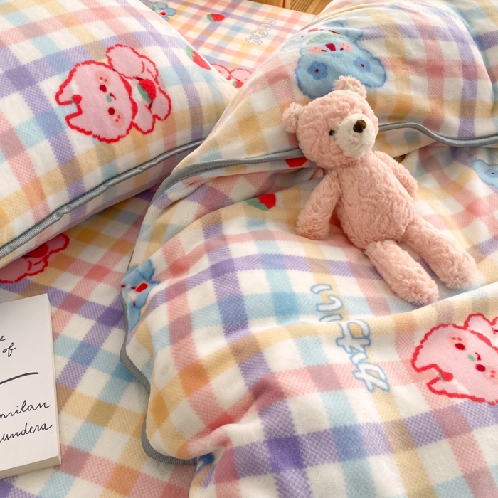 91家纺网 家纺一手货源 找家纺 顾里 2020新款韩国ins高端保暖牛奶绒套件 彩格考拉