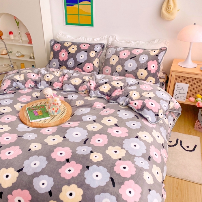 91家纺网 家纺一手货源 找家纺 顾里 2020新款韩国ins高端保暖牛奶绒套件 彩色小花
