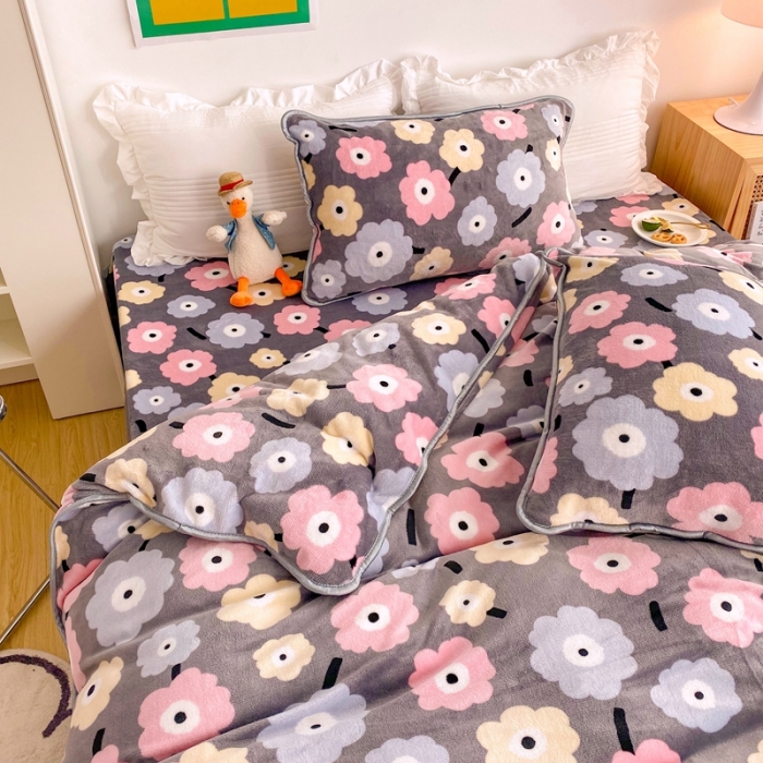 91家纺网 家纺一手货源 找家纺 顾里 2020新款韩国ins高端保暖牛奶绒套件 彩色小花