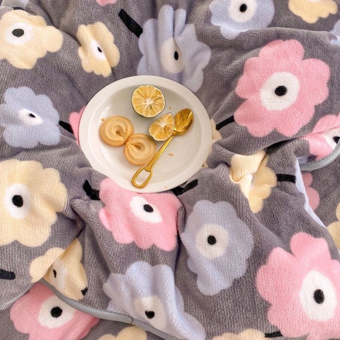 91家纺网 家纺一手货源 找家纺 顾里 2020新款韩国ins高端保暖牛奶绒套件 彩色小花