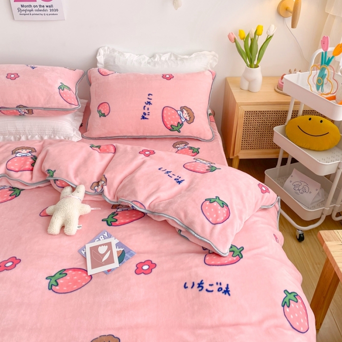 91家纺网 家纺一手货源 找家纺 顾里 2020新款韩国ins高端保暖牛奶绒套件 草莓女孩