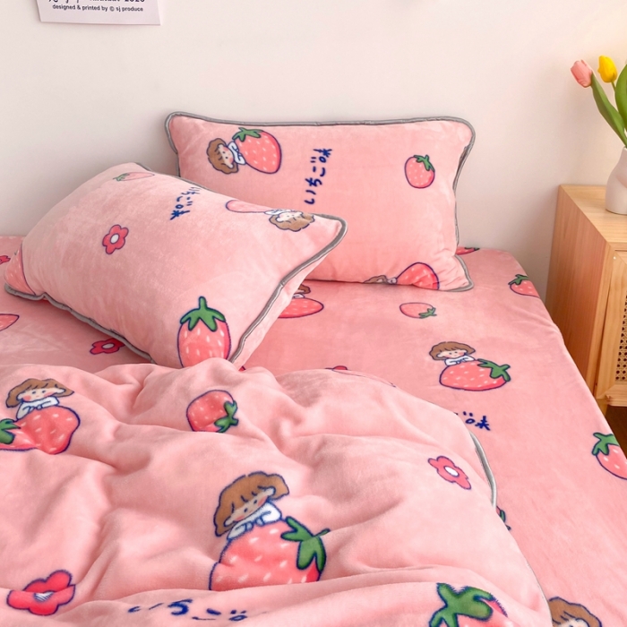 91家纺网 家纺一手货源 找家纺 顾里 2020新款韩国ins高端保暖牛奶绒套件 草莓女孩