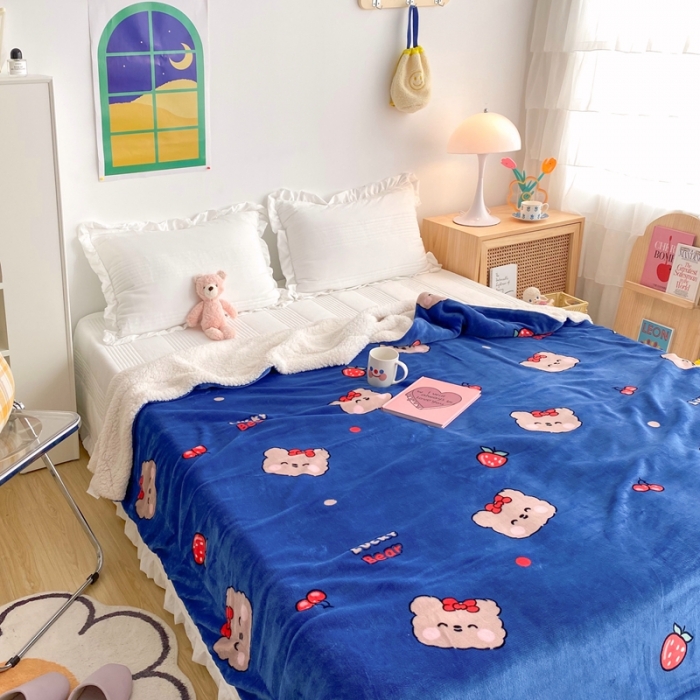 91家纺网 家纺一手货源 找家纺 顾里2020新款ins网红少女心温暖牌羊羔绒毯 草莓小熊