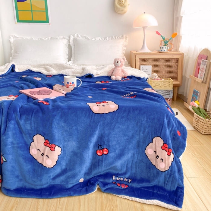 91家纺网 家纺一手货源 找家纺 顾里2020新款ins网红少女心温暖牌羊羔绒毯 草莓小熊