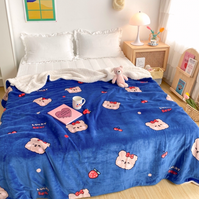 91家纺网 家纺一手货源 找家纺 顾里2020新款ins网红少女心温暖牌羊羔绒毯 草莓小熊