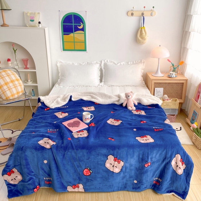 91家纺网 家纺一手货源 找家纺 顾里2020新款ins网红少女心温暖牌羊羔绒毯 草莓小熊