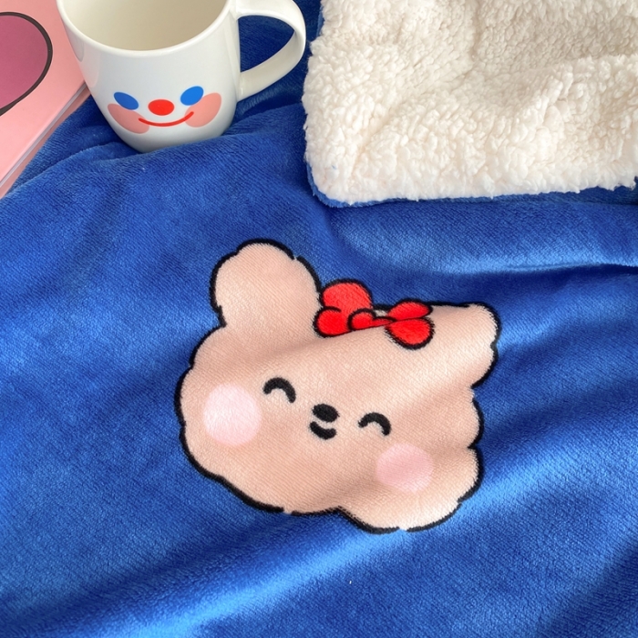 91家纺网 家纺一手货源 找家纺 顾里2020新款ins网红少女心温暖牌羊羔绒毯 草莓小熊