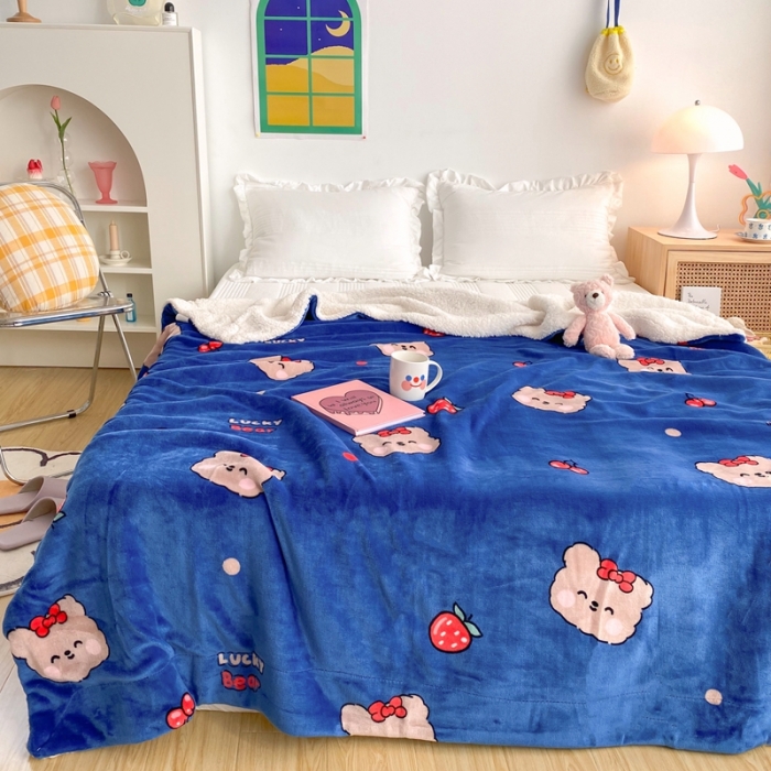 91家纺网 家纺一手货源 找家纺 顾里2020新款ins网红少女心温暖牌羊羔绒毯 草莓小熊