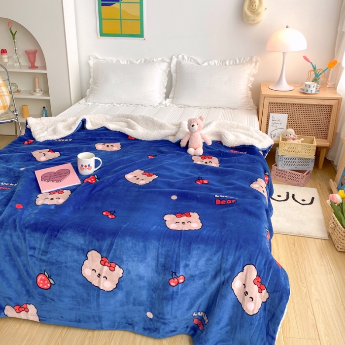 91家纺网 家纺一手货源 找家纺 顾里2020新款ins网红少女心温暖牌羊羔绒毯 草莓小熊