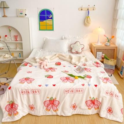 顾里 新款ins网红少女心温暖牌魔法牛奶绒毛毯 草莓蝴蝶结