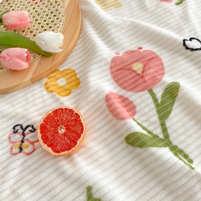 91家纺网 家纺一手货源 找家纺 顾里 新款ins网红少女心温暖牌魔法牛奶绒毛毯 郁金香