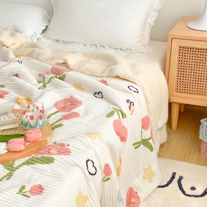 91家纺网 家纺一手货源 找家纺 顾里 新款ins网红少女心温暖牌魔法牛奶绒毛毯 郁金香