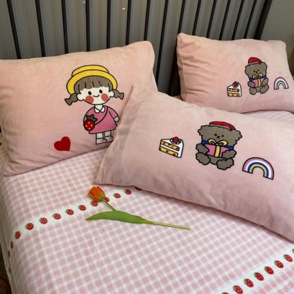 91家纺网 家纺一手货源 找家纺 三朵2020新款大版牛奶绒枕套/对 快乐旅程