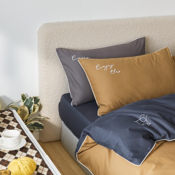 91家纺网 家纺一手货源 找家纺 优然居2020新款100支婴儿暖绒棉轻奢风刺绣四件套 大地黄加藏青