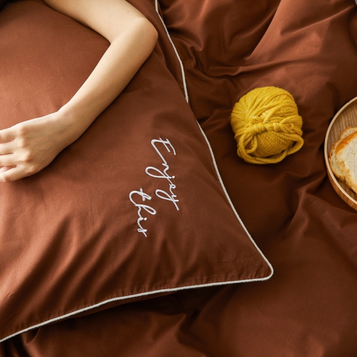 91家纺网 家纺一手货源 找家纺 优然居2020新款100支婴儿暖绒棉轻奢风刺绣四件套 复古咖青