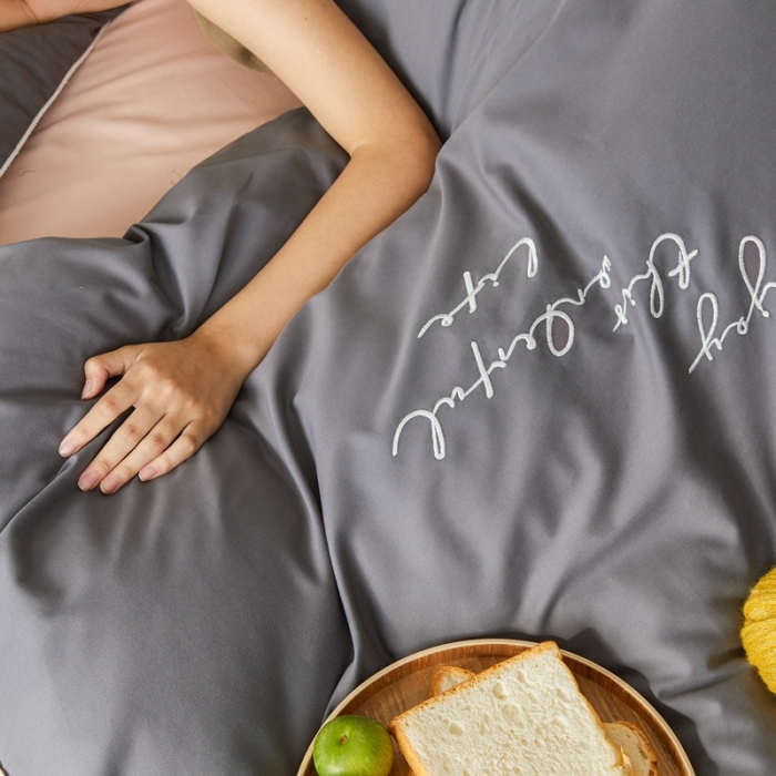 91家纺网 家纺一手货源 找家纺 优然居2020新款100支婴儿暖绒棉轻奢风刺绣四件套 轻奢粉灰