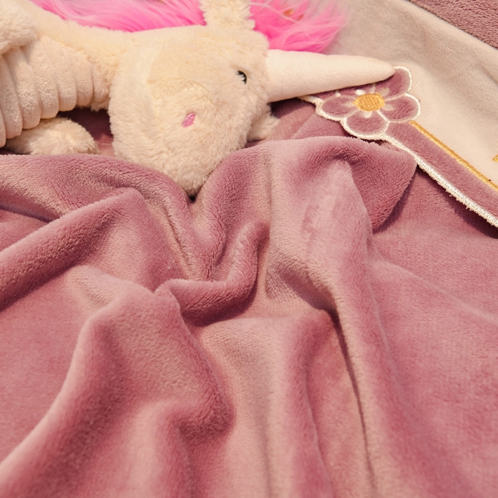 91家纺网 家纺一手货源 找家纺 安妮 2022新款朵拉牛奶绒刺绣四件套 豆沙粉