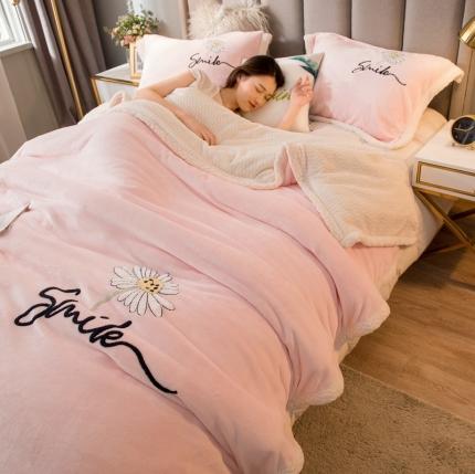 居家元素双层毛毯加厚牛奶绒贝贝绒空调毯午睡毯多功能盖毯少女粉