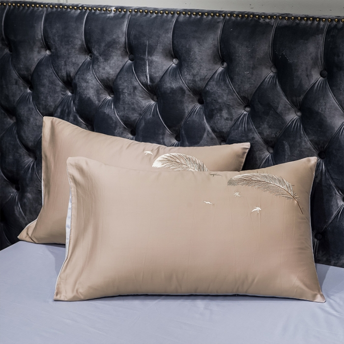 91家纺网 家纺一手货源 找家纺 骏腾 2022新款全棉羽毛绣花四件套 羽毛-卡其+银灰