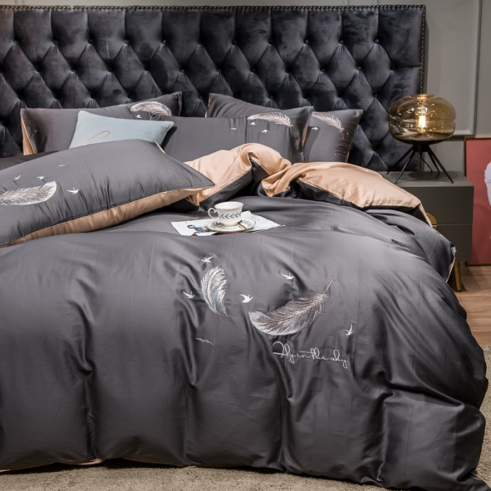 91家纺网 家纺一手货源 找家纺 骏腾 2022新款全棉羽毛绣花四件套 羽毛-深灰+卡其