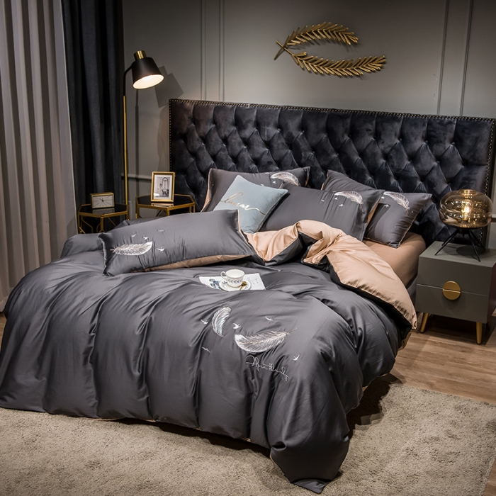 91家纺网 家纺一手货源 找家纺 骏腾 2022新款全棉羽毛绣花四件套 羽毛-深灰+卡其