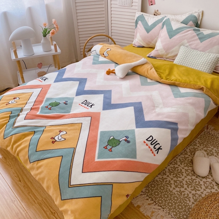 91家纺网 家纺一手货源 找家纺 星期八 2020新款秋冬加厚保暖牛奶绒四件套 波浪小鸭