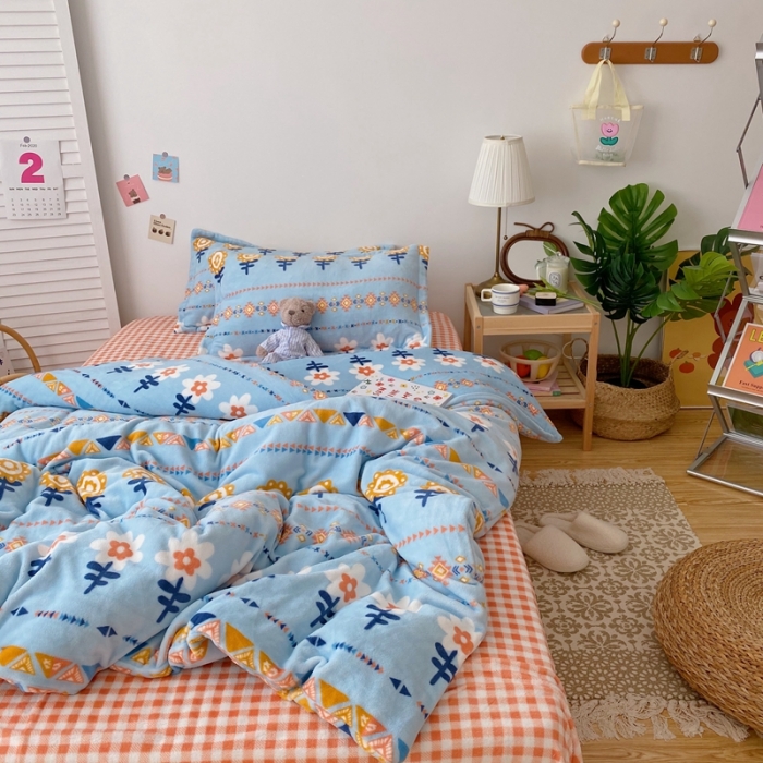 91家纺网 家纺一手货源 找家纺 星期八 2020新款秋冬加厚保暖牛奶绒四件套 向日小花