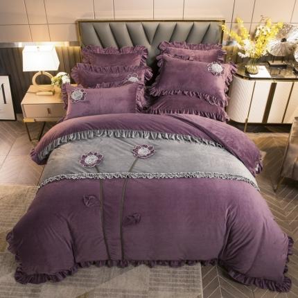 91家纺网 家纺一手货源 找家纺 兴美佳 新款贵妃绒手工盘花四件套 花颜-黛紫