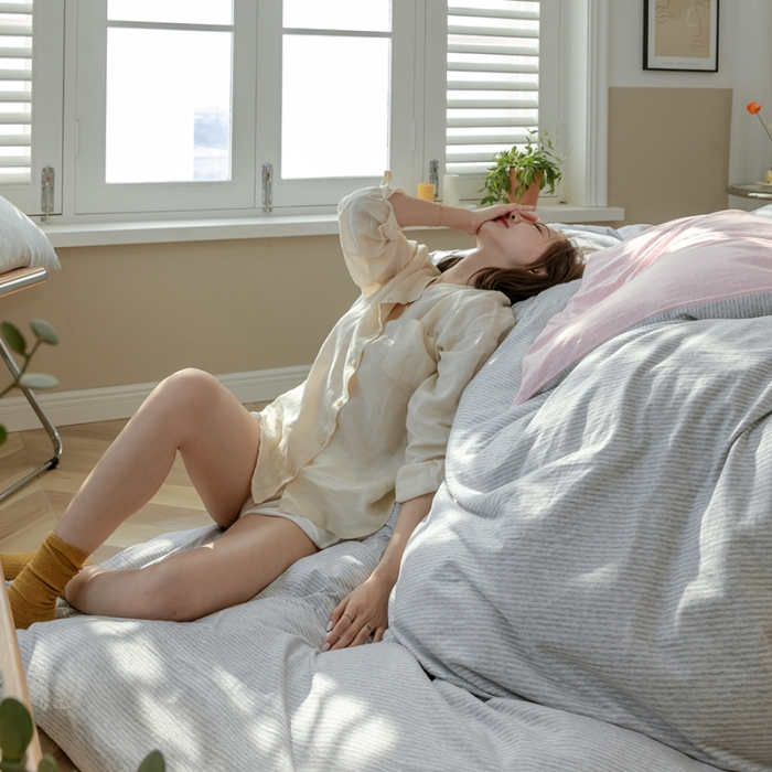 91家纺网 家纺一手货源 找家纺 华超针织 2021新款针织条纹四件套 粉灰细条